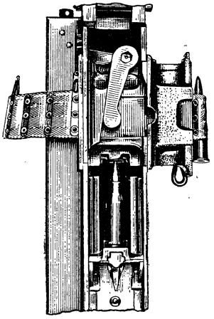 Рис. 133. Утыкание патрона в патрон в продольном окне приемника